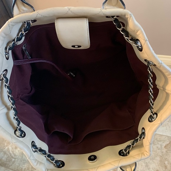 Original Channel bag . - Picture 5 of 6